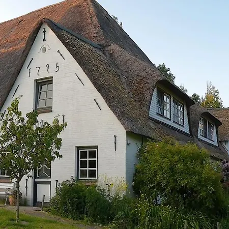Hotel In Idyllischer Lage Auf Dem Hamkenshof Tating